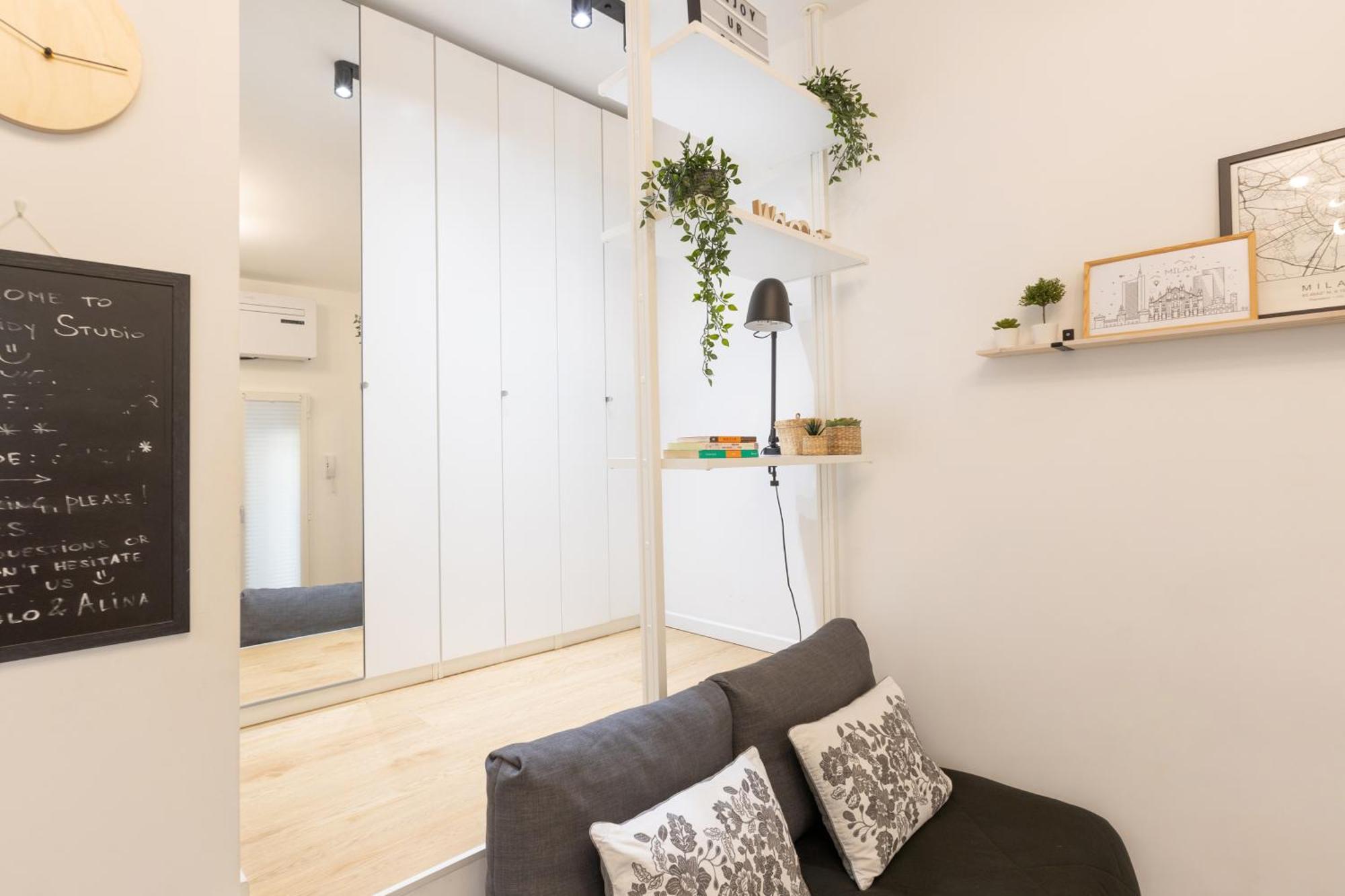 Tiny & Tidy Studio In The Key Area Of ميلان المظهر الخارجي الصورة